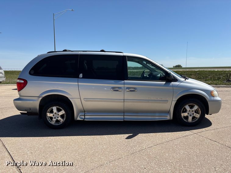 image for item FG2988 2006 Dodge Grand Caravan SXT van