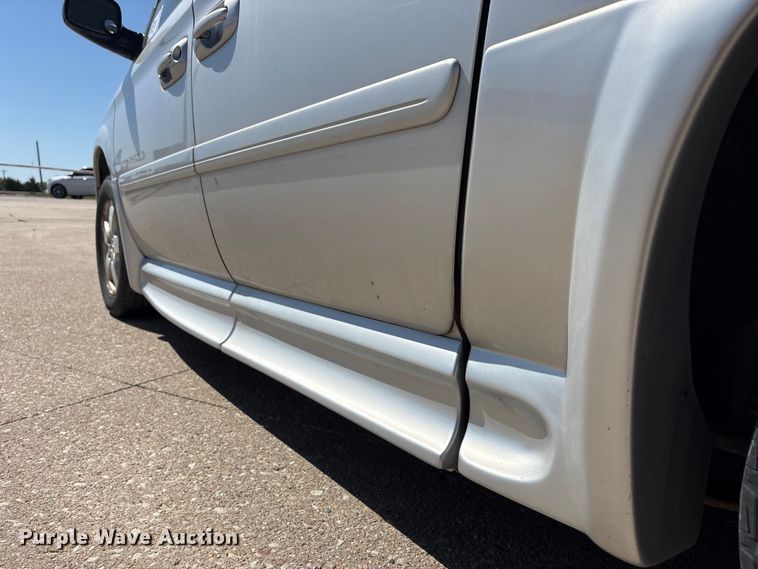 image for item FG2988 2006 Dodge Grand Caravan SXT van