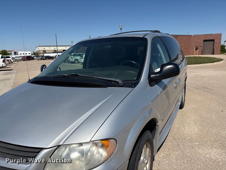 image for item FG2988 2006 Dodge Grand Caravan SXT van