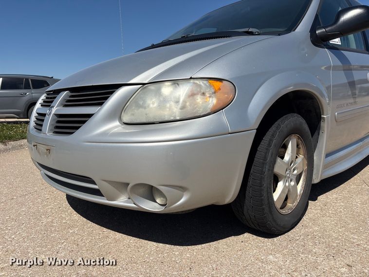 image for item FG2988 2006 Dodge Grand Caravan SXT van