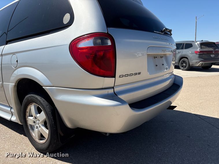 image for item FG2988 2006 Dodge Grand Caravan SXT van