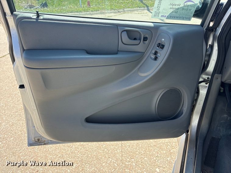 image for item FG2988 2006 Dodge Grand Caravan SXT van