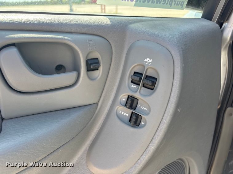 image for item FG2988 2006 Dodge Grand Caravan SXT van