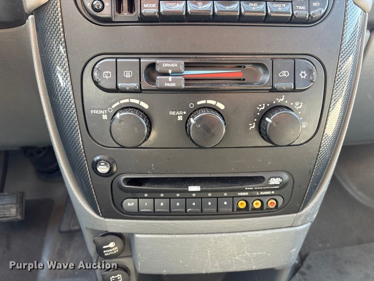 image for item FG2988 2006 Dodge Grand Caravan SXT van