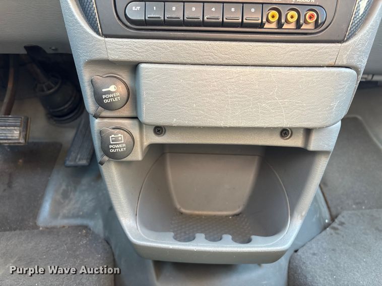 image for item FG2988 2006 Dodge Grand Caravan SXT van