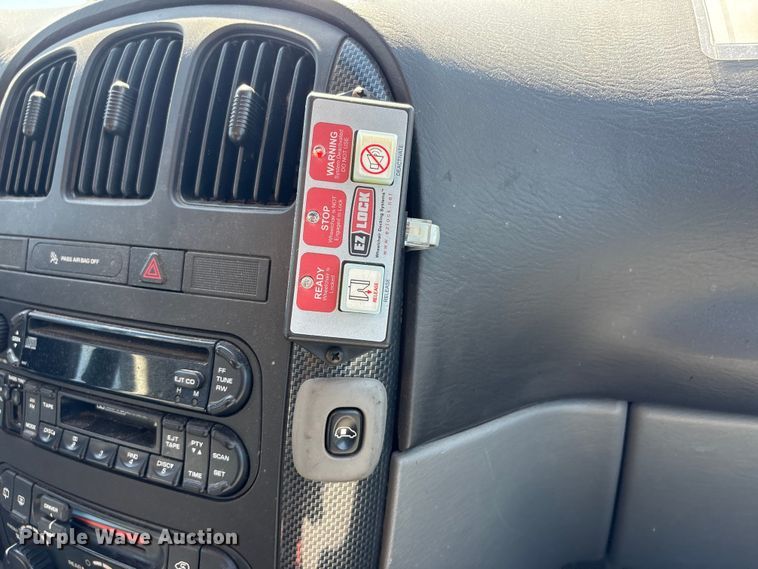 image for item FG2988 2006 Dodge Grand Caravan SXT van