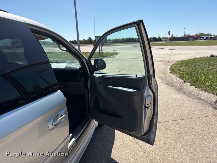 image for item FG2988 2006 Dodge Grand Caravan SXT van
