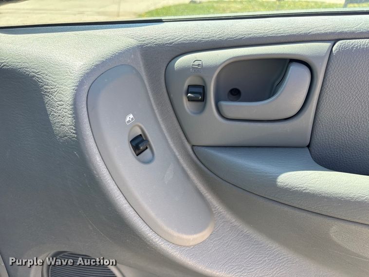 image for item FG2988 2006 Dodge Grand Caravan SXT van