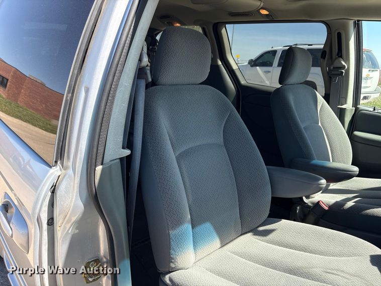 image for item FG2988 2006 Dodge Grand Caravan SXT van