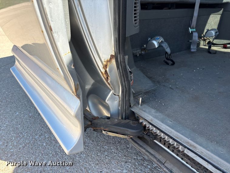 image for item FG2988 2006 Dodge Grand Caravan SXT van
