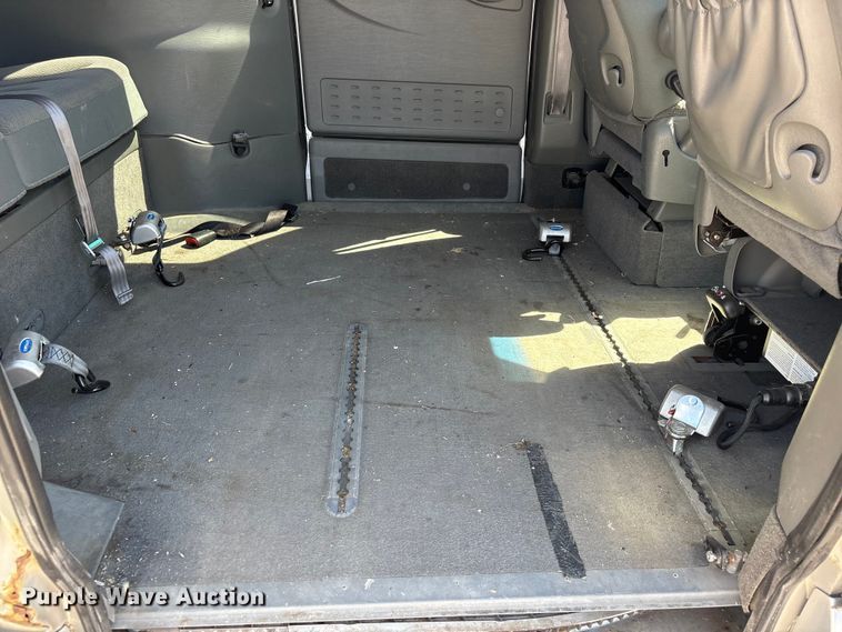 image for item FG2988 2006 Dodge Grand Caravan SXT van