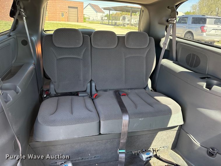 image for item FG2988 2006 Dodge Grand Caravan SXT van