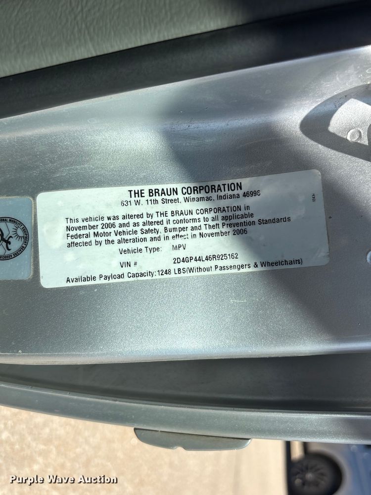 image for item FG2988 2006 Dodge Grand Caravan SXT van