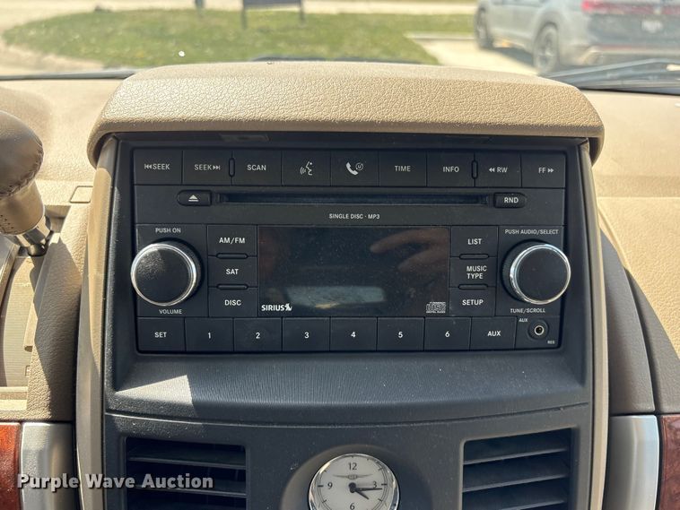 image for item FG2989 2008 Chrysler Town And Country van