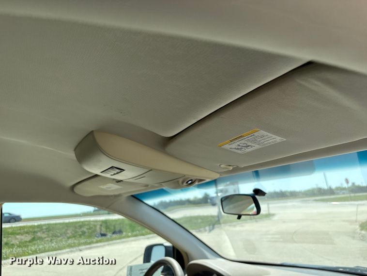 image for item FG2989 2008 Chrysler Town And Country van