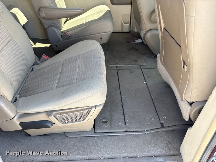 image for item FG2989 2008 Chrysler Town And Country van