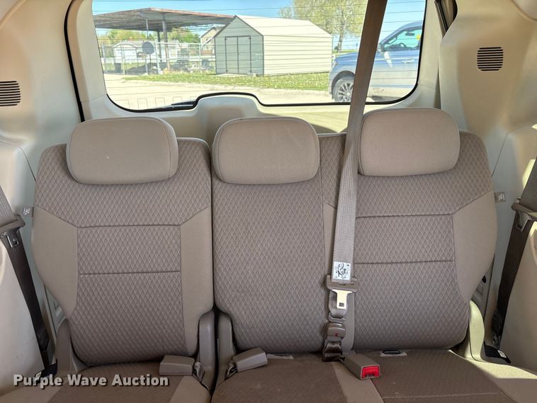 image for item FG2989 2008 Chrysler Town And Country van