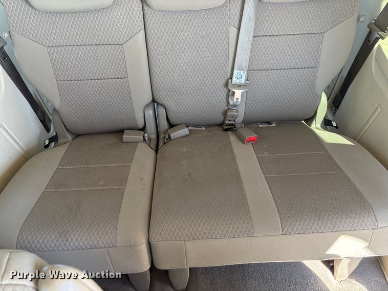 image for item FG2989 2008 Chrysler Town And Country van