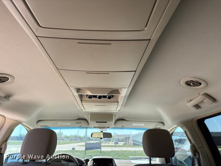 image for item FG2989 2008 Chrysler Town And Country van