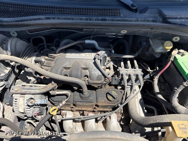 image for item FG2989 2008 Chrysler Town And Country van