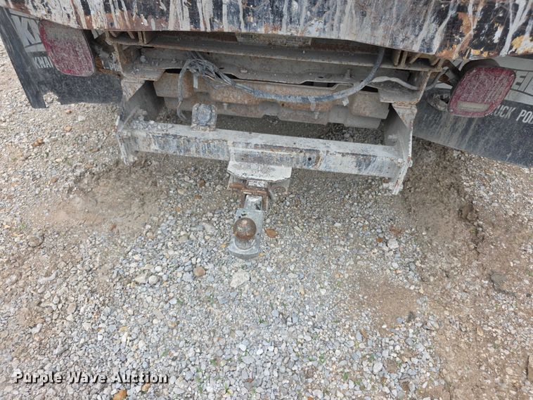 image for item FH6019 2004 Ford F350 Super Duty  flatbed pickup truck