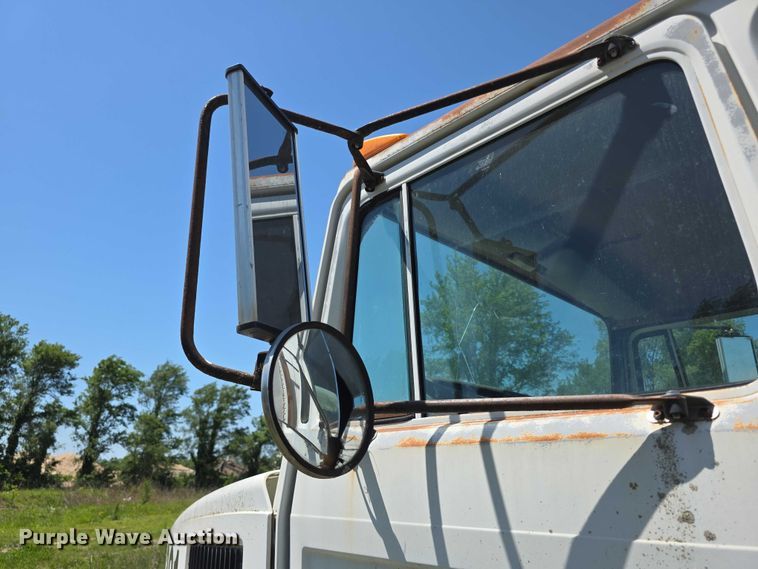 image for item FH6029 1989 Mack CS box truck