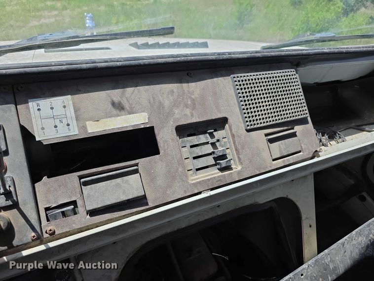 image for item FH6029 1989 Mack CS box truck