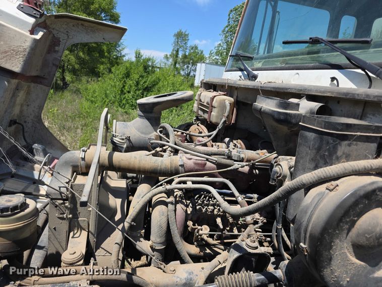 image for item FH6029 1989 Mack CS box truck
