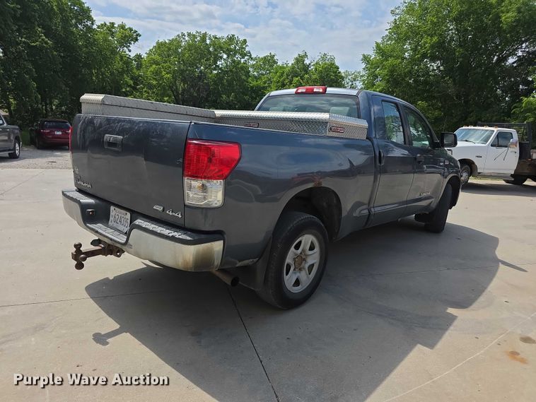 image for item FH6032 2010 Toyota Tundra Ext. Cab pickup truck