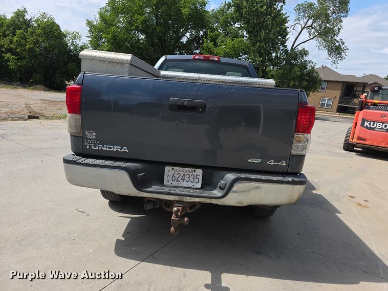 image for item FH6032 2010 Toyota Tundra Ext. Cab pickup truck