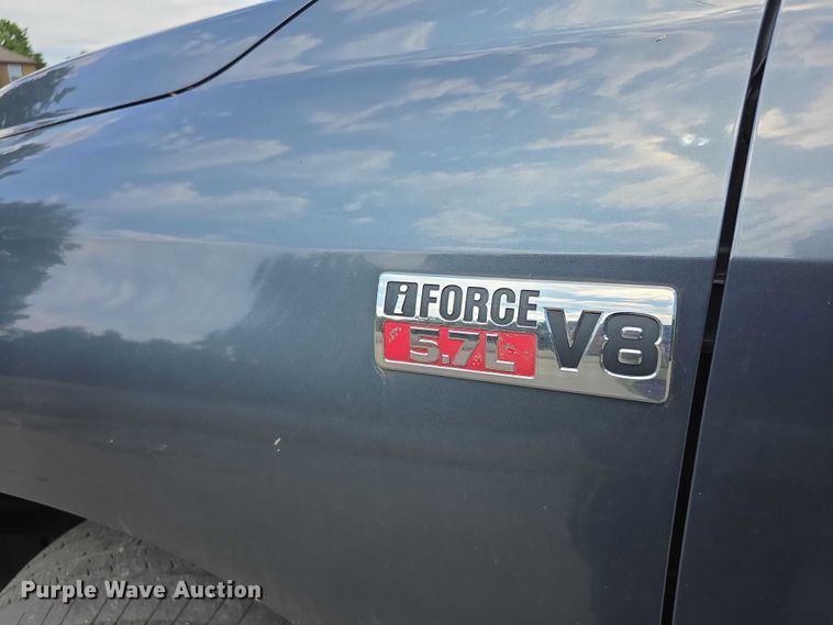 image for item FH6032 2010 Toyota Tundra Ext. Cab pickup truck