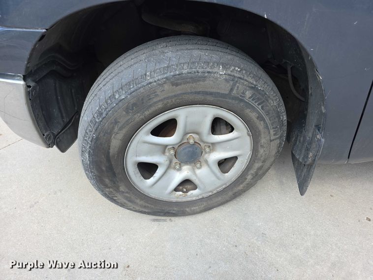 image for item FH6032 2010 Toyota Tundra Ext. Cab pickup truck