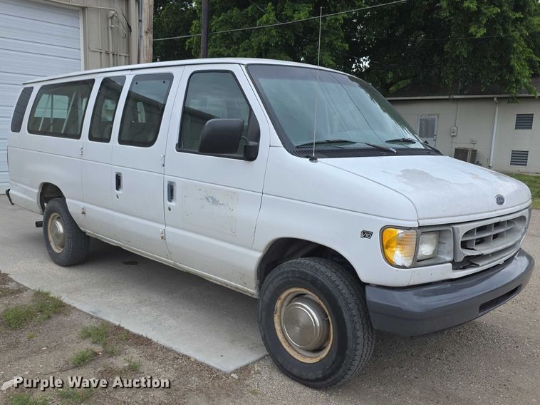 image for item FH6045 2000 Ford E350 van