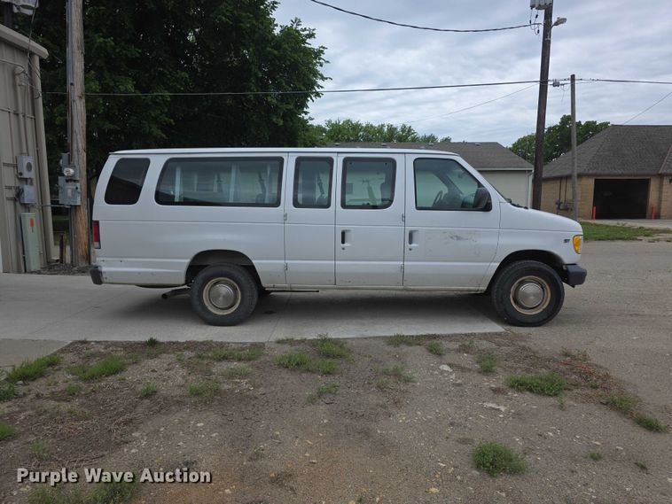image for item FH6045 2000 Ford E350 van