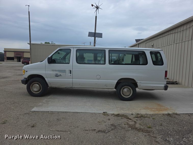 image for item FH6045 2000 Ford E350 van