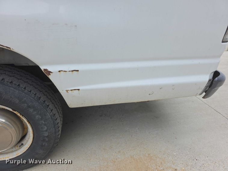 image for item FH6045 2000 Ford E350 van