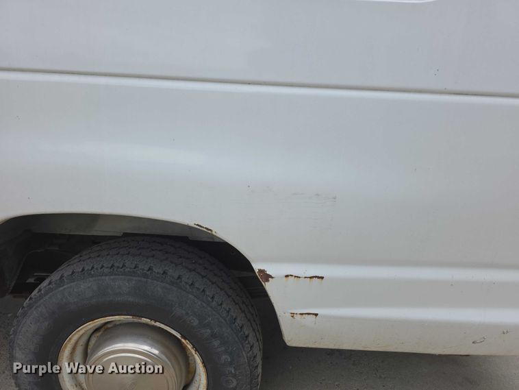 image for item FH6045 2000 Ford E350 van