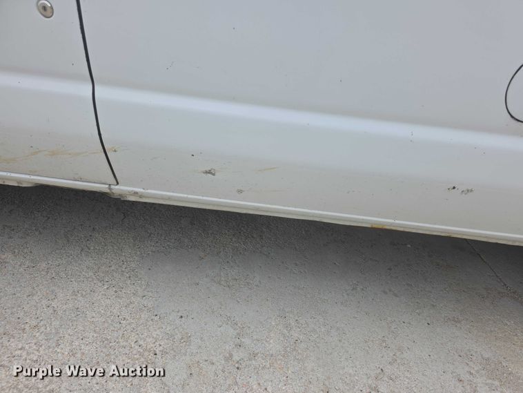 image for item FH6045 2000 Ford E350 van