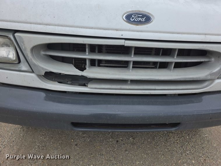image for item FH6045 2000 Ford E350 van