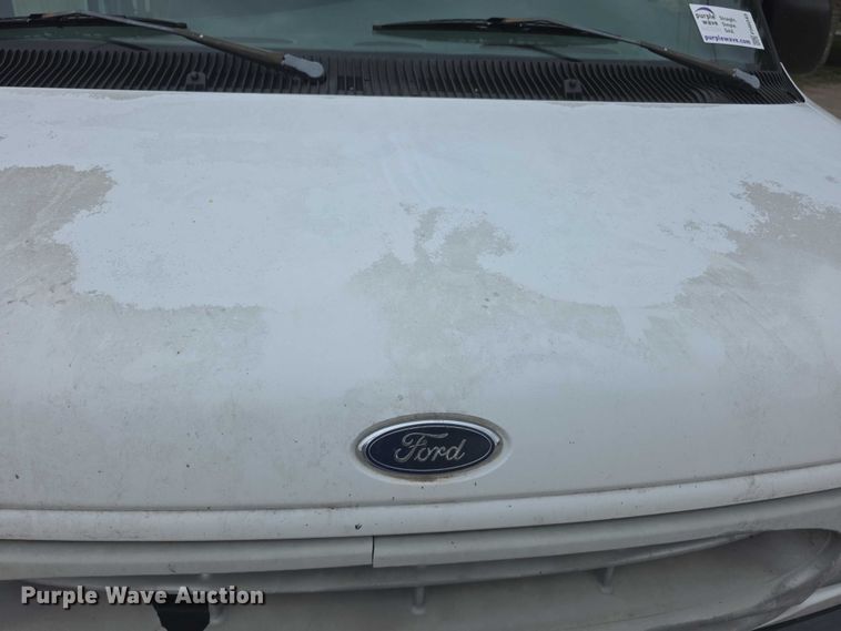 image for item FH6045 2000 Ford E350 van