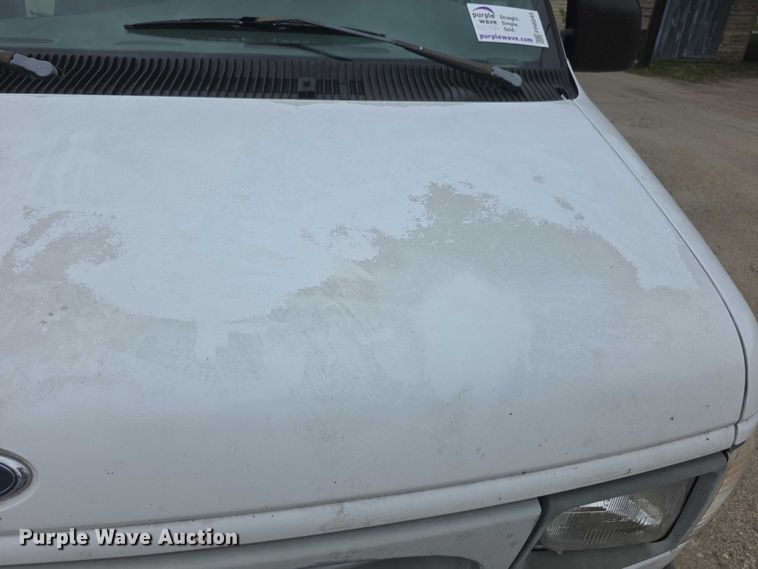 image for item FH6045 2000 Ford E350 van