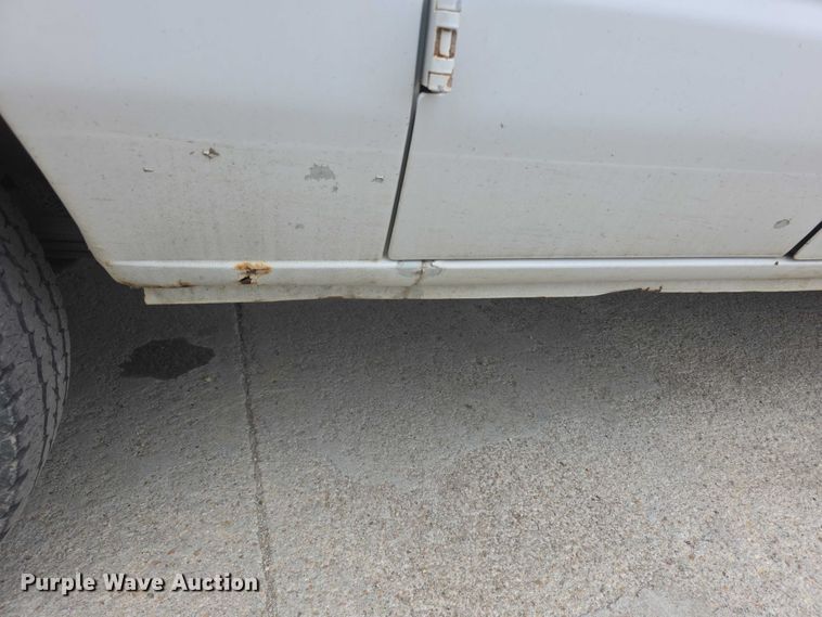 image for item FH6045 2000 Ford E350 van