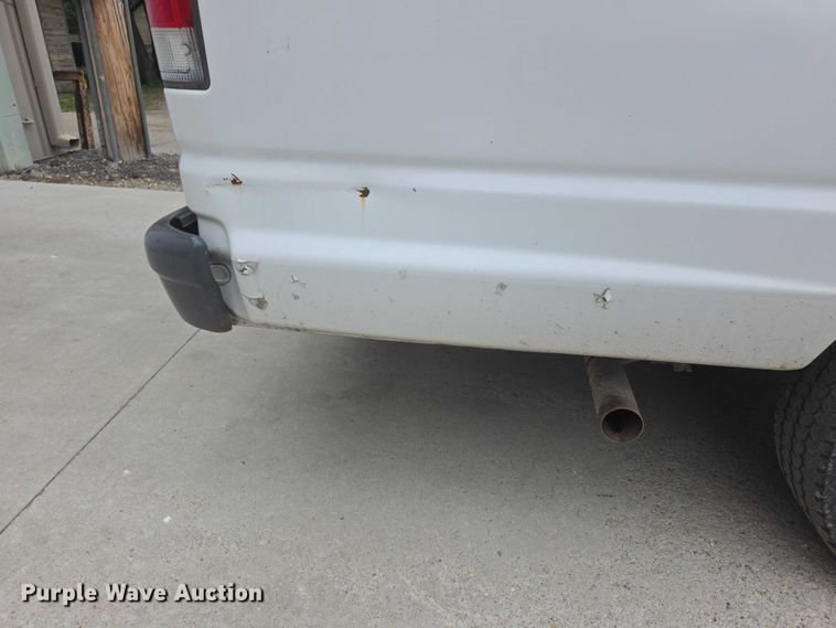 image for item FH6045 2000 Ford E350 van