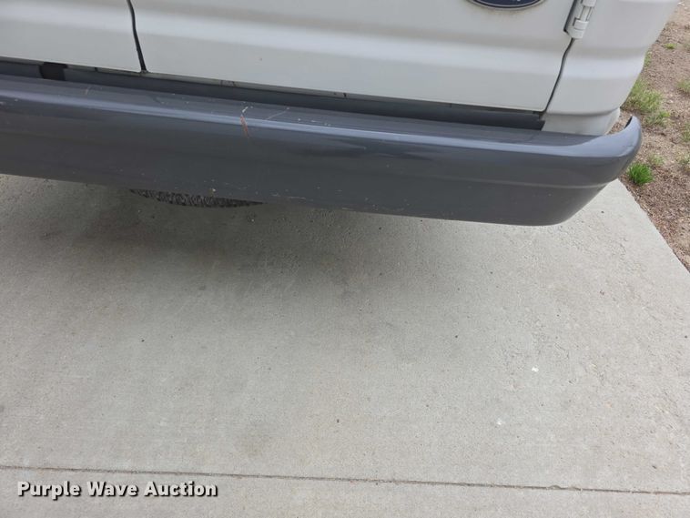 image for item FH6045 2000 Ford E350 van