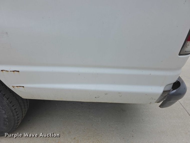 image for item FH6045 2000 Ford E350 van
