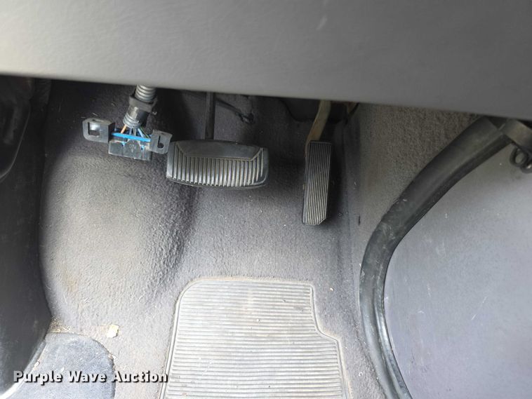 image for item FH6045 2000 Ford E350 van