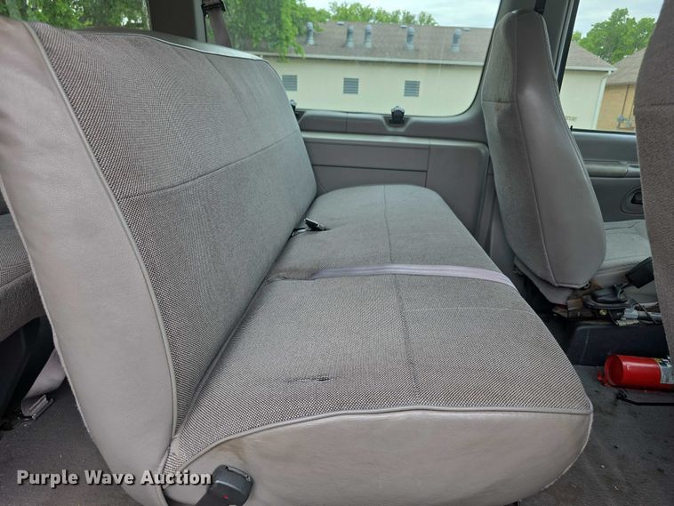 image for item FH6045 2000 Ford E350 van