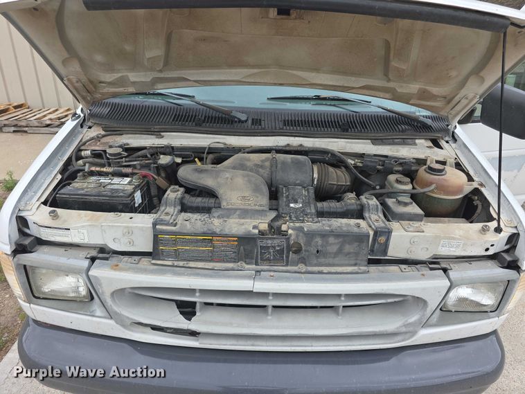 image for item FH6045 2000 Ford E350 van
