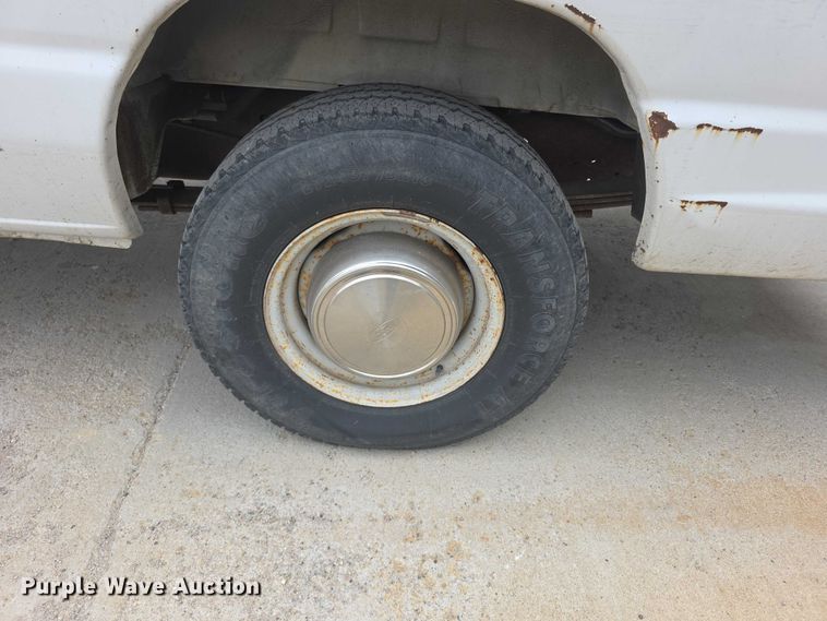 image for item FH6045 2000 Ford E350 van