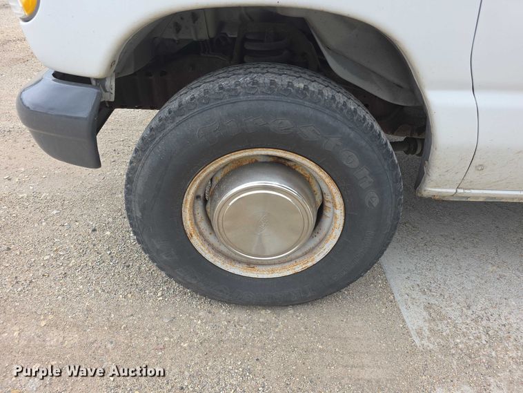 image for item FH6045 2000 Ford E350 van